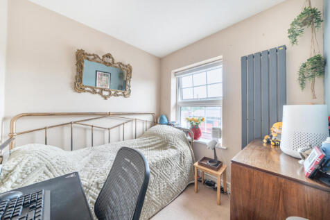 1335295-4-68947c8...