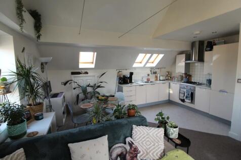 Flat 5 Living Kit...