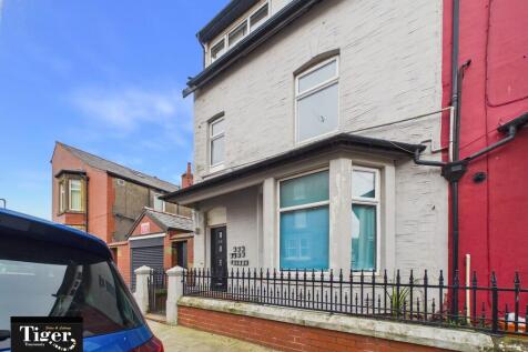 CAM02176G0-PR0822...