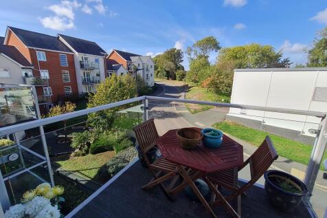 Somers Brook Court | Retirement Apartment | NEWPORT photo 4