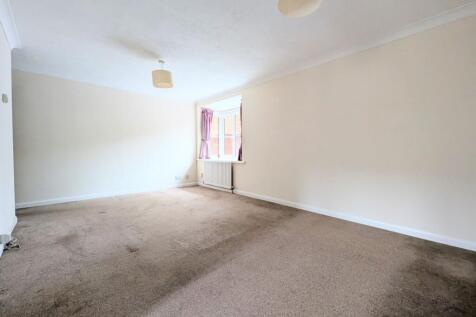 Fishers Court, Horsham, RH12 photo 3