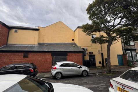 Retail Property (high street) for sale Image 4