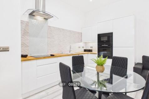 Kitchen/Living area