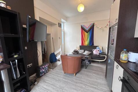 49A Durham Avenue photo 3
