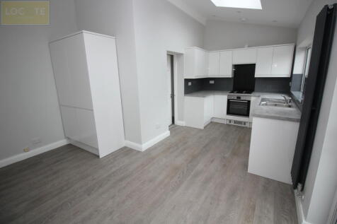 Cherry Wood Close Worsley photo 5