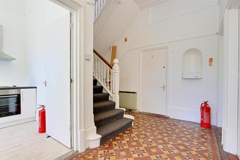 Entrance hallway.jpg