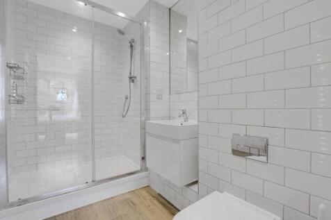 12-0b67JHPropWorld - Flat 5, 7 Station Approach - 