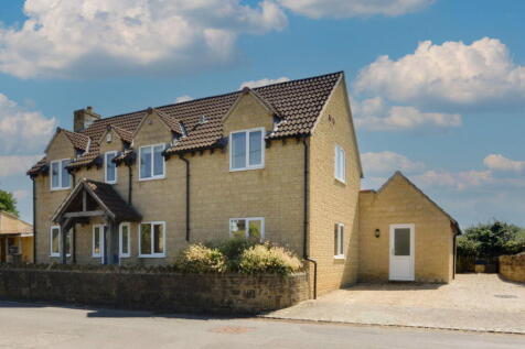 Melksham, SN12 - property photo
