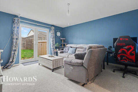 Lupton Close, LOWESTOFT photo 4
