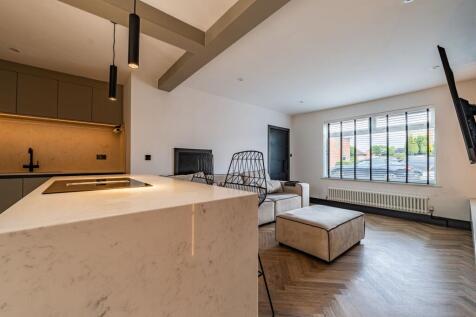 Kitchen/Lounge