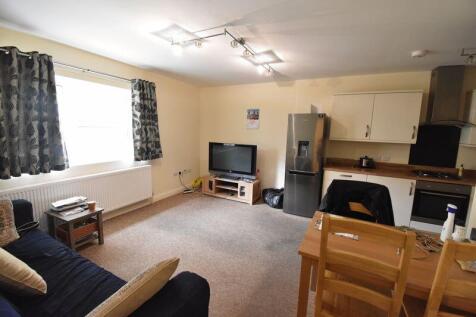 STUDENT **** AVAILABLE FOR SEPTEMBER 2027- Superb student property located in Boscombe photo 5