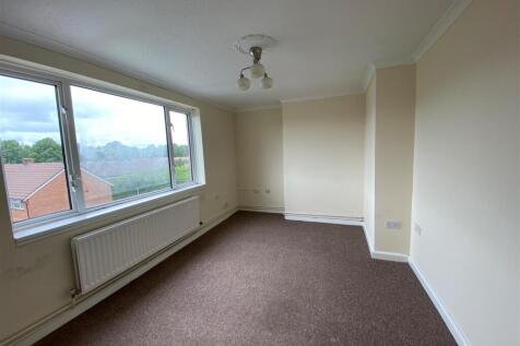 9 St Lythan Court - living room.jpg