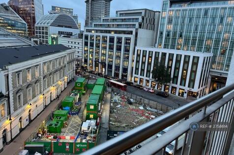 Luxury Apartment At London Victoria Station