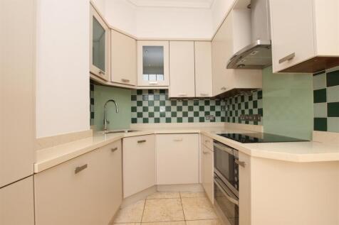 Kitchen (2).JPG