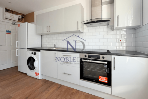 SELF-CONTAINED STUDIO FLAT IN HOUNSLOW