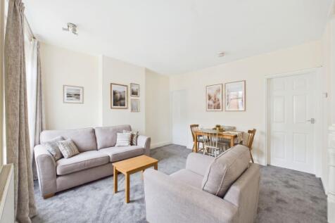 Lounge/Dining Room - First Floor Flat (Virtually Furnished)