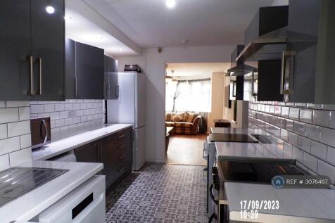 School Grove, Manchester, M20 photo 3