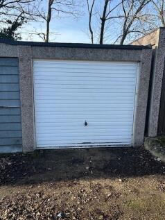 Garage 1.jpg
