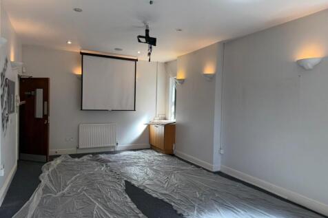 4 Offices TO LET