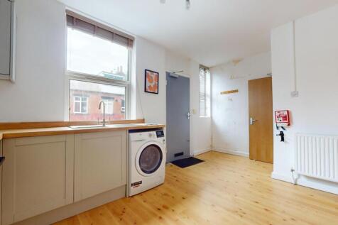 Village Avenue, Leeds photo 5