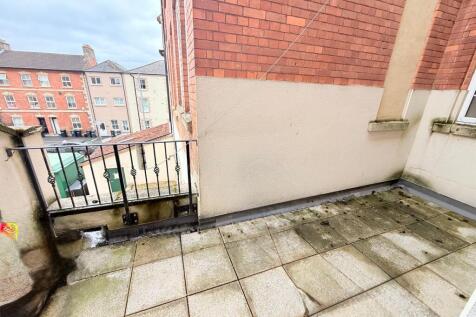 8 Sherborne Road, Yeovil, BA21 photo 3