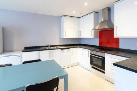 4-bed flat on The Triangle (Flat 5), Clifton, Bristol, BS8, £3,140/mo
