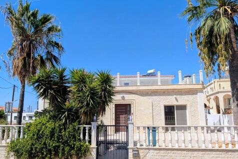 Luxury 5 Bedroom Hou