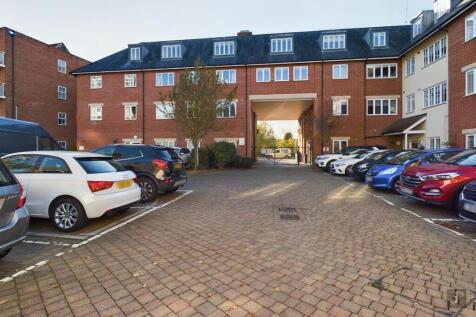 CAM01632G0-PR0071-STILL005.jpg