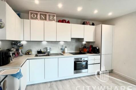 Flat , Tabbard Apartments, East Acton Lane, London photo 3