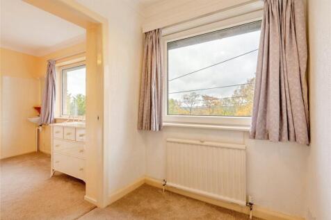 Bed 4/ Dressing Room