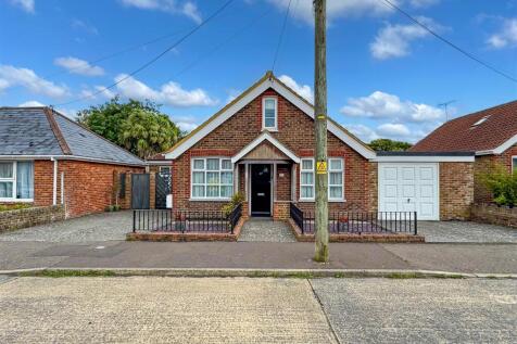 Littlehampton, BN17 - property photo