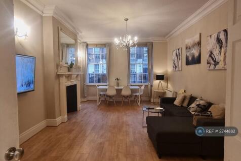 Spacious Lounge &amp; Dining