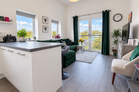 Open Plan breakfast Kitchen/Living Room