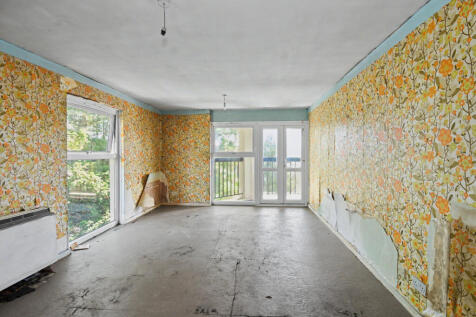 Flat 13, Caradon Court, 1A Ellesmere Road, Twickenham, TW1 2DN