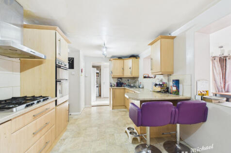 CAM03218G0-PR0750-STILL006