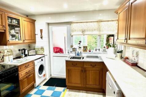 11 Hamilton kitchen.jpg