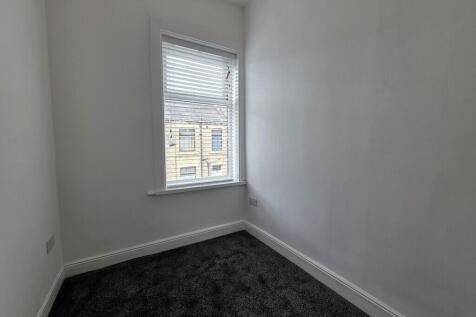 Edward Street, Little Town photo 5