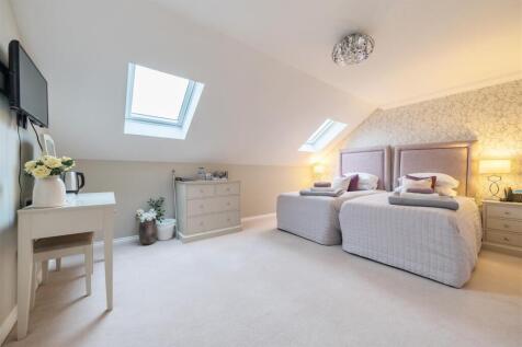 Knights Lodge, Lymington, Hampshire photo 3