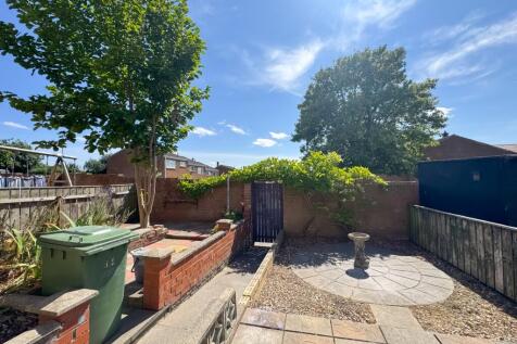 Manor EweMove Stockton-13