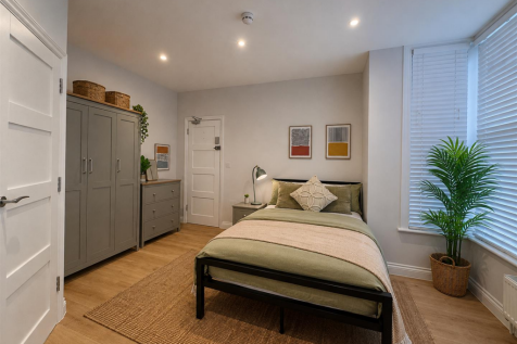 Room 1 (208).png