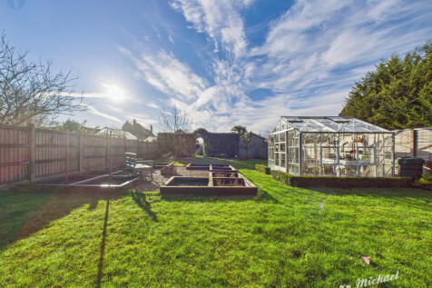 CAM03218G0-PR0867-STILL019