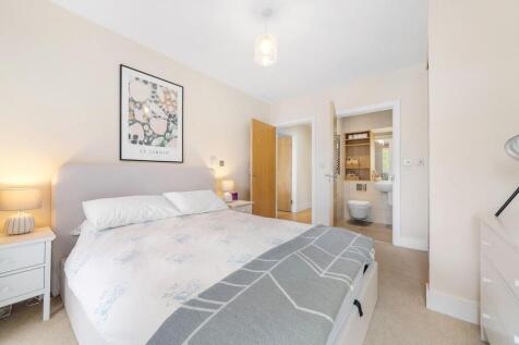 Principal bedroom (2).JPG