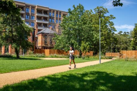 Lifestyle Shoot - Mulberry Gardens - North Gate Park