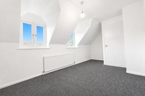 Tudor Court, Noak Bridge, Basildon, Essex, SS15 photo 4