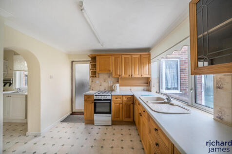 af593d85e8c649f88bbaa87b4be34fc5