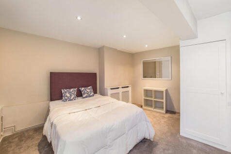 MCO, 16a Barnaby ...