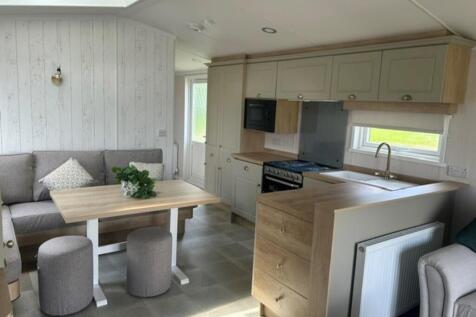 Living Room / Din...