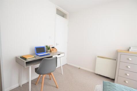27/28 - Grantavon House - Student Apartment photo 3
