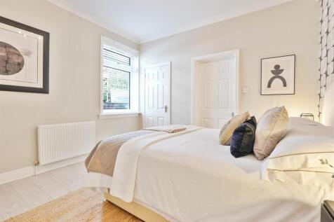 13- Master Bedroom.jpg