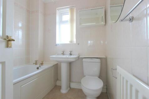 BATHROOM/WC
